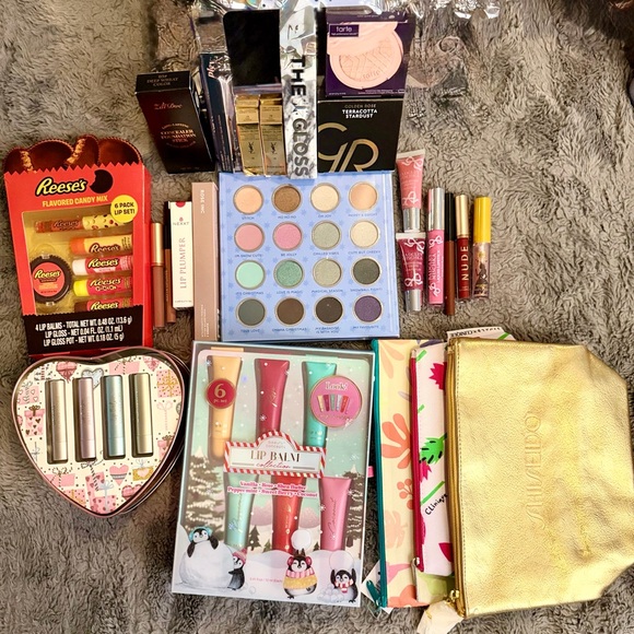 LUXURIOUS Other - LUXURY Women’s Makeup BUNDLE -Resellers welcome SEE EDIT